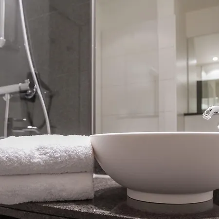 One Berlin-tiergarten 3* برلين